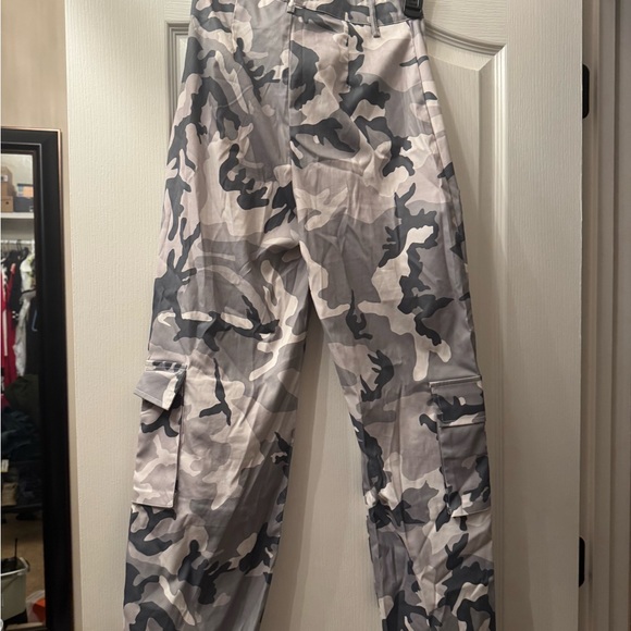Women’s Grey Camouflage Cargo Pants - Picture 1 of 3